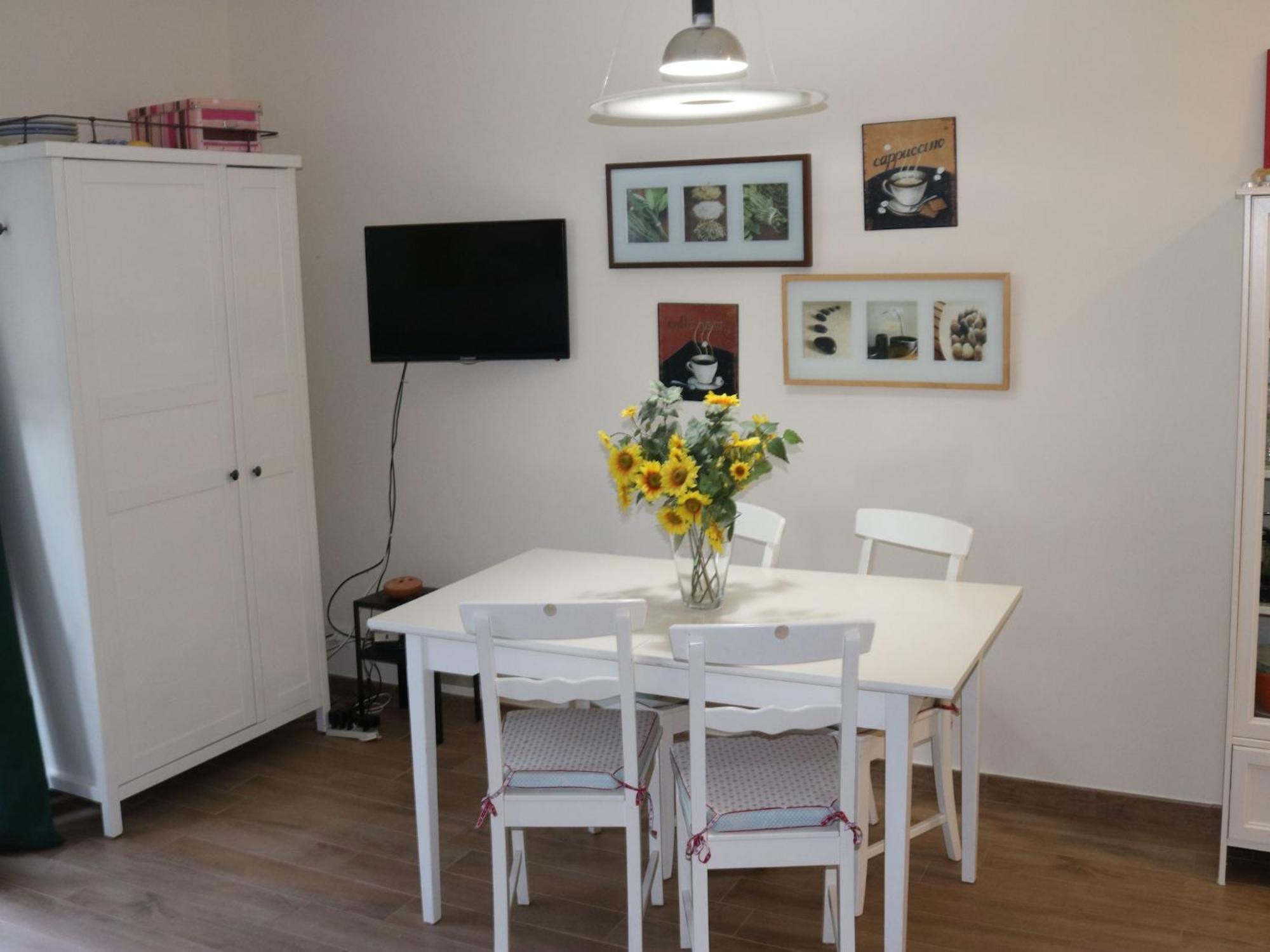 Enticing Holiday Home In Lazise With Swimming Pool Екстер'єр фото