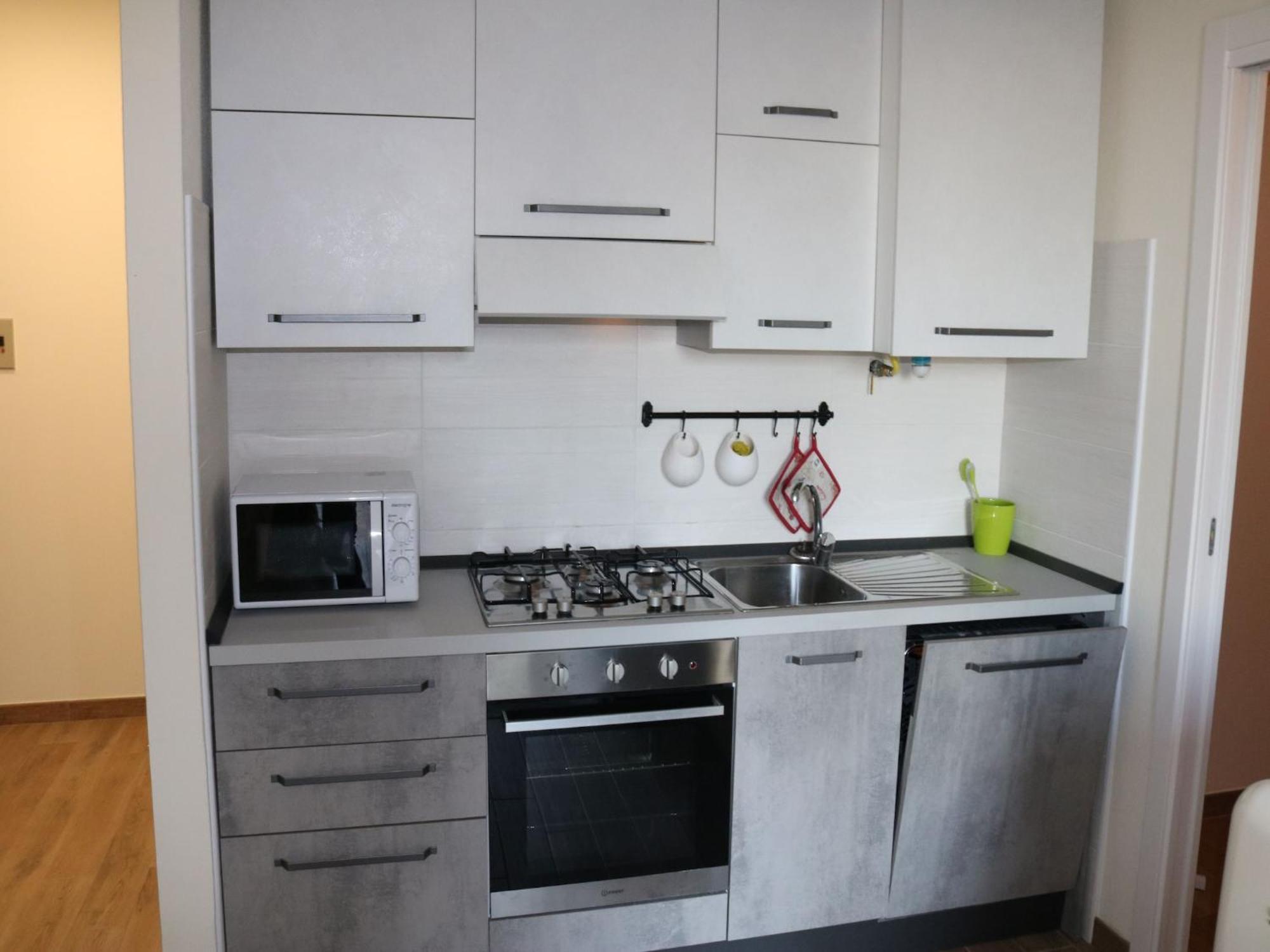 Enticing Holiday Home In Lazise With Swimming Pool Екстер'єр фото
