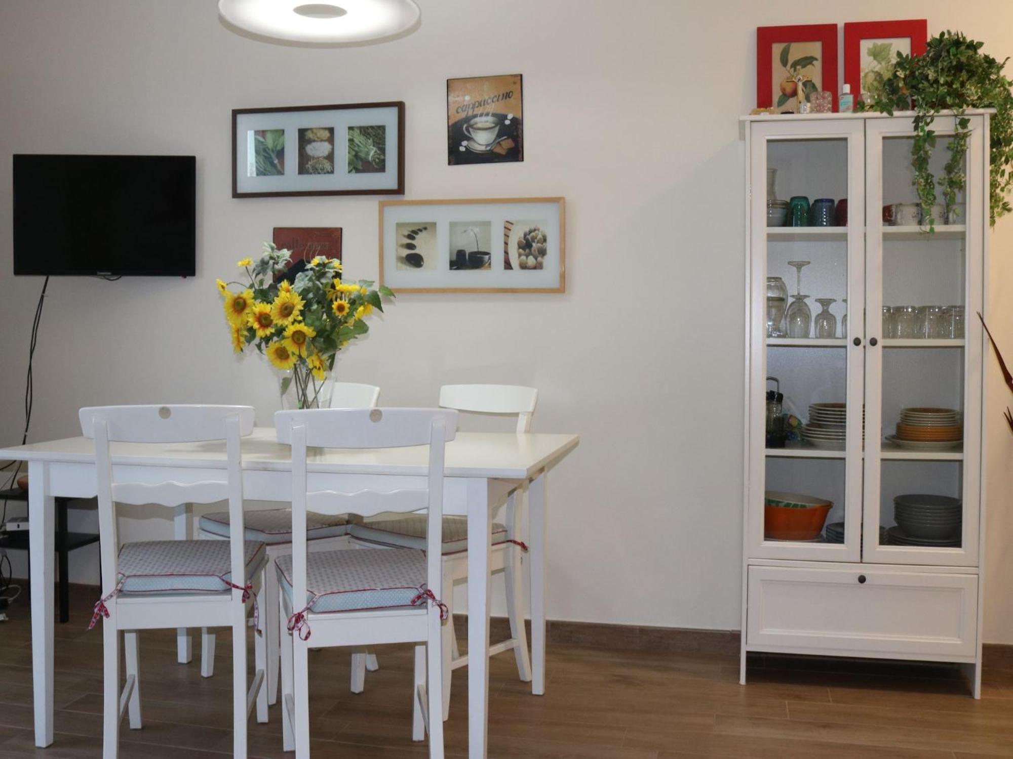 Enticing Holiday Home In Lazise With Swimming Pool Екстер'єр фото