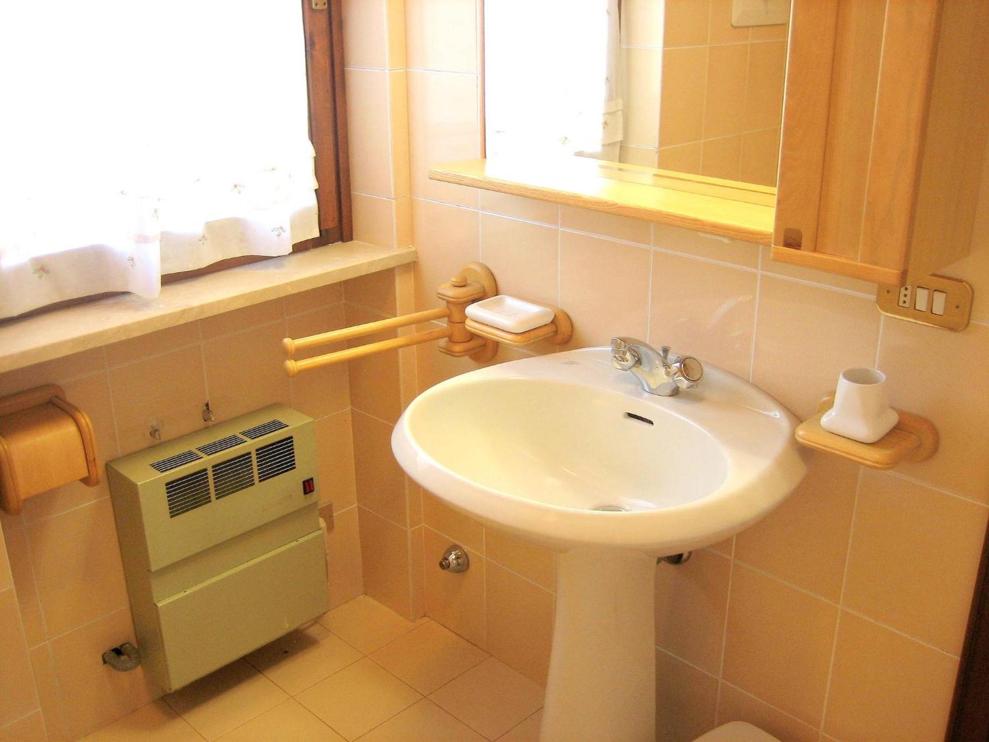 Enticing Holiday Home In Lazise With Swimming Pool Екстер'єр фото