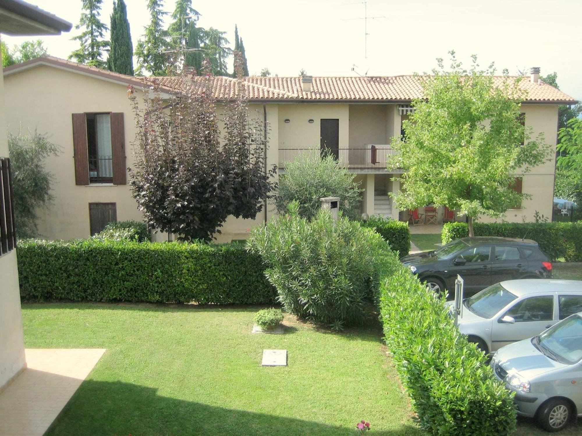 Enticing Holiday Home In Lazise With Swimming Pool Екстер'єр фото
