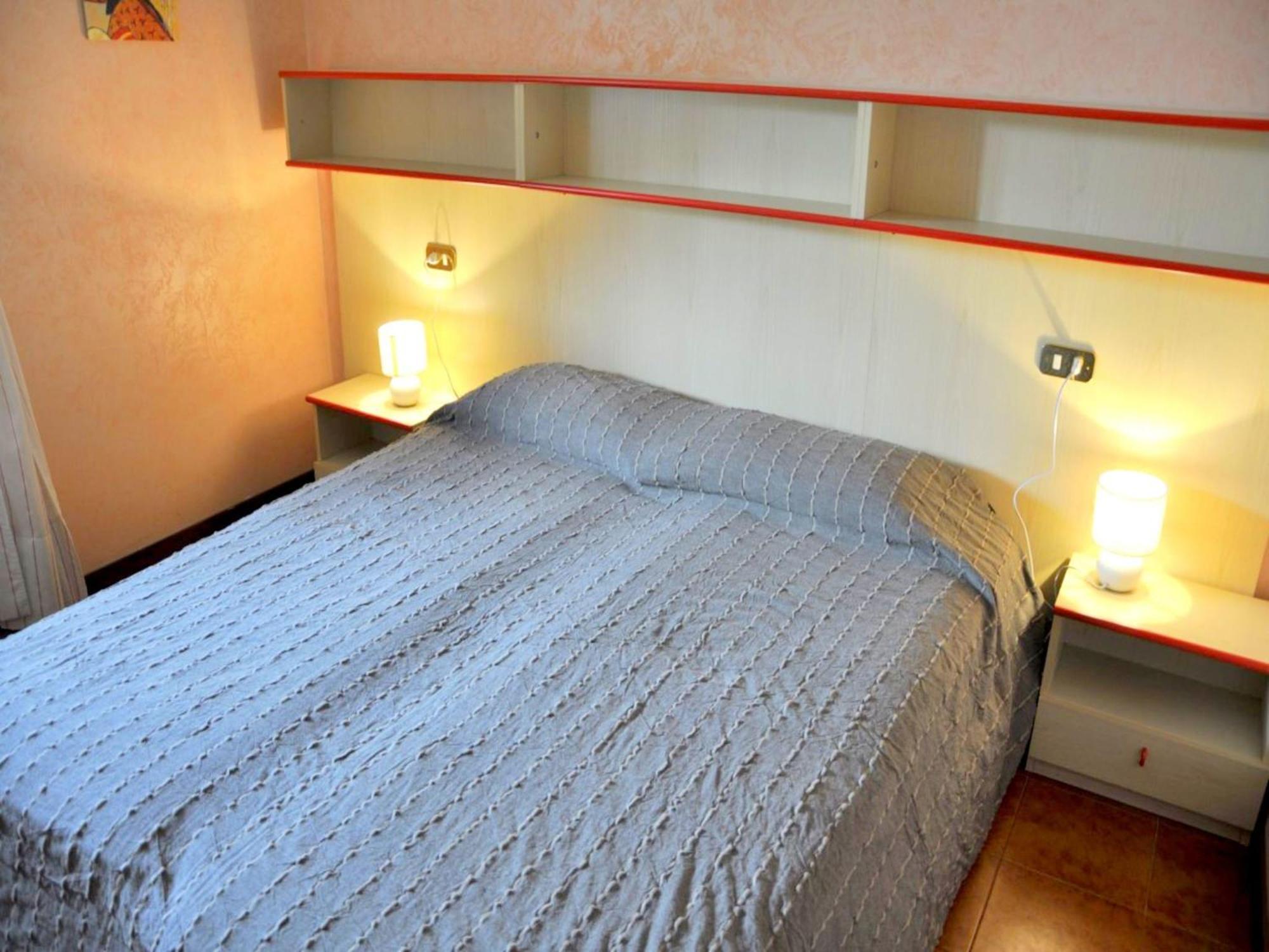 Enticing Holiday Home In Lazise With Swimming Pool Екстер'єр фото